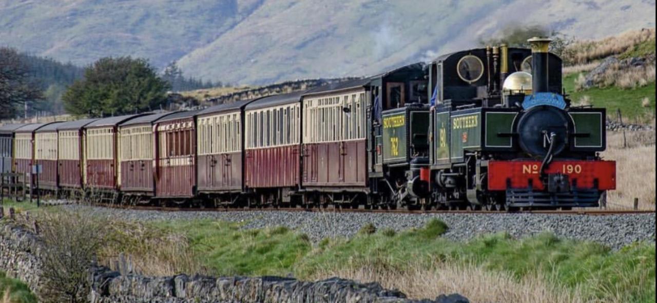Zip Cottage Sleeps 2-3 Climb Snowdon Zip World Tanygrisiau Exteriör bild