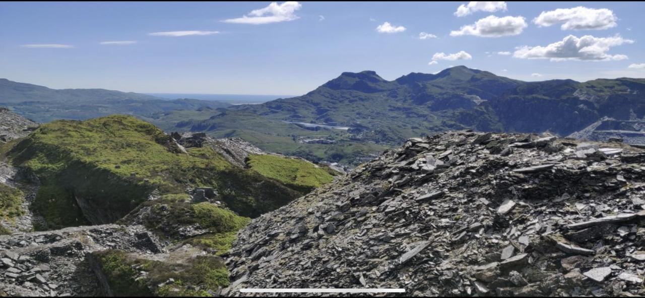 Zip Cottage Sleeps 2-3 Climb Snowdon Zip World Tanygrisiau Exteriör bild