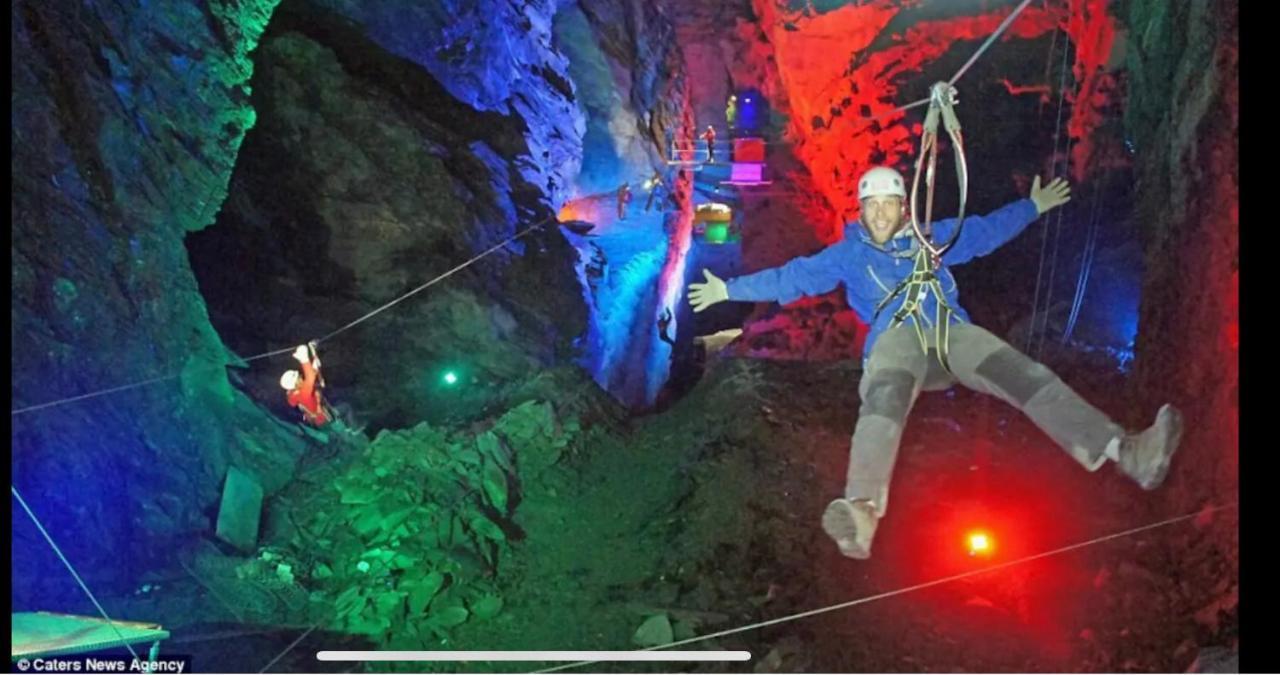 Zip Cottage Sleeps 2-3 Climb Snowdon Zip World Tanygrisiau Exteriör bild