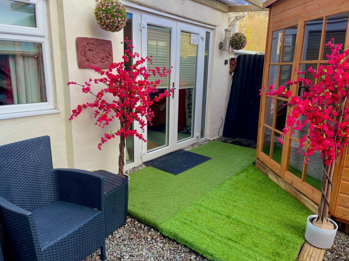 Zip Cottage Sleeps 2-3 Climb Snowdon Zip World Tanygrisiau Exteriör bild